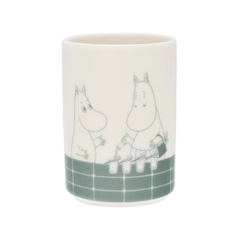 Toothbrush holder Bathtime - Washing up and brushing teeth is an important ritual for the Moomin family. As they prepare to go into hibernation, Moomintroll protests as he had just brushed his teeth that morning !