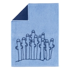 Käsipyyhe 50x70cm Hattivatti - Nauti muumikäsipyyhkeen pehmeydestä, mutta pidä silmällä Muumilaakson salaperäisiä vaeltajia. Hattivatit liikkuvat suurina laumoina ja ovat mieltyneet ukonilmaan ja salamoihin – ...