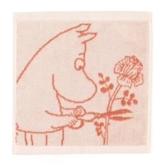 Pyyhe 25x25cm Muumimamma beige - Nauti pienen beigen Muumimamma-muumipyyhkeen pehmeydestä. Muumimamma on muumiperheen ja Muumilaakson lempeä äitihahmo. Tuote on GOTS (Global Organic Textile Standard) -sertifioitu. GOTS on ...