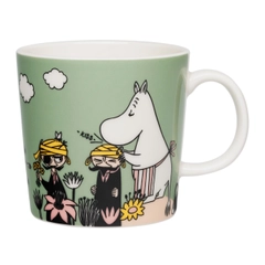 Muki 0,3L Hellyys - The Loving Care mug embodies the spirit of the Moomin family where love and care are extended to all ... The illustration shows a heart-warming adventure where a picnic turns into a daring ...