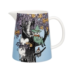 Pitcher 1L Friends Forever - The Moomin collection celebrates the values that connect us to the Moomin stories – love, friendship, ... The collection honors the adventurous trio of Snufkin, Moomintroll, and Little My.