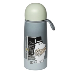 Thermos bottle 0,45L Moominpappa - Keep your drinks hot or cold with the charming Moomin thermos bottle. Lightweight and easy to carry with a silicone hanger—it’s an ideal companion for the gym or the beach!