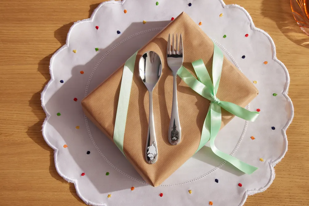 moominarabia_2023_cutlery_gifting_resized.jpg