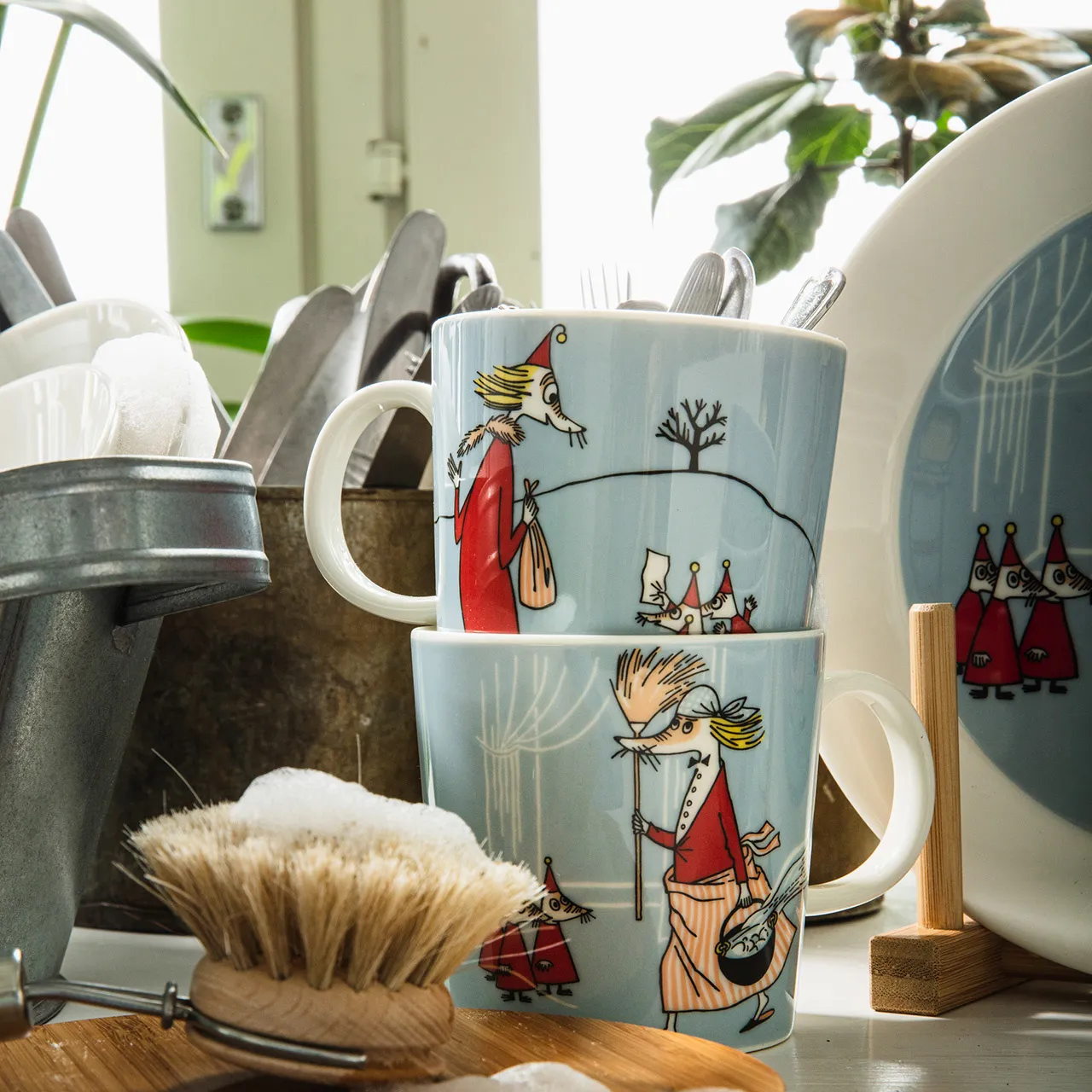 1057216_Moomin_moomin-mug-03L-fillyjonk-grey_04.jpg