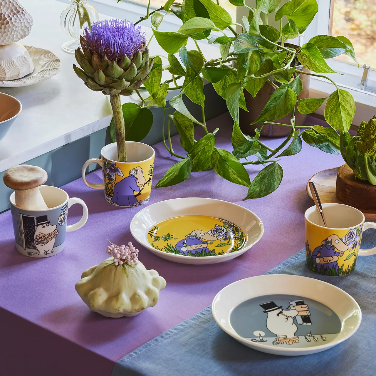 1066913_Moomin_moomin-plate-19cm-moominpappa-grey_04.jpg