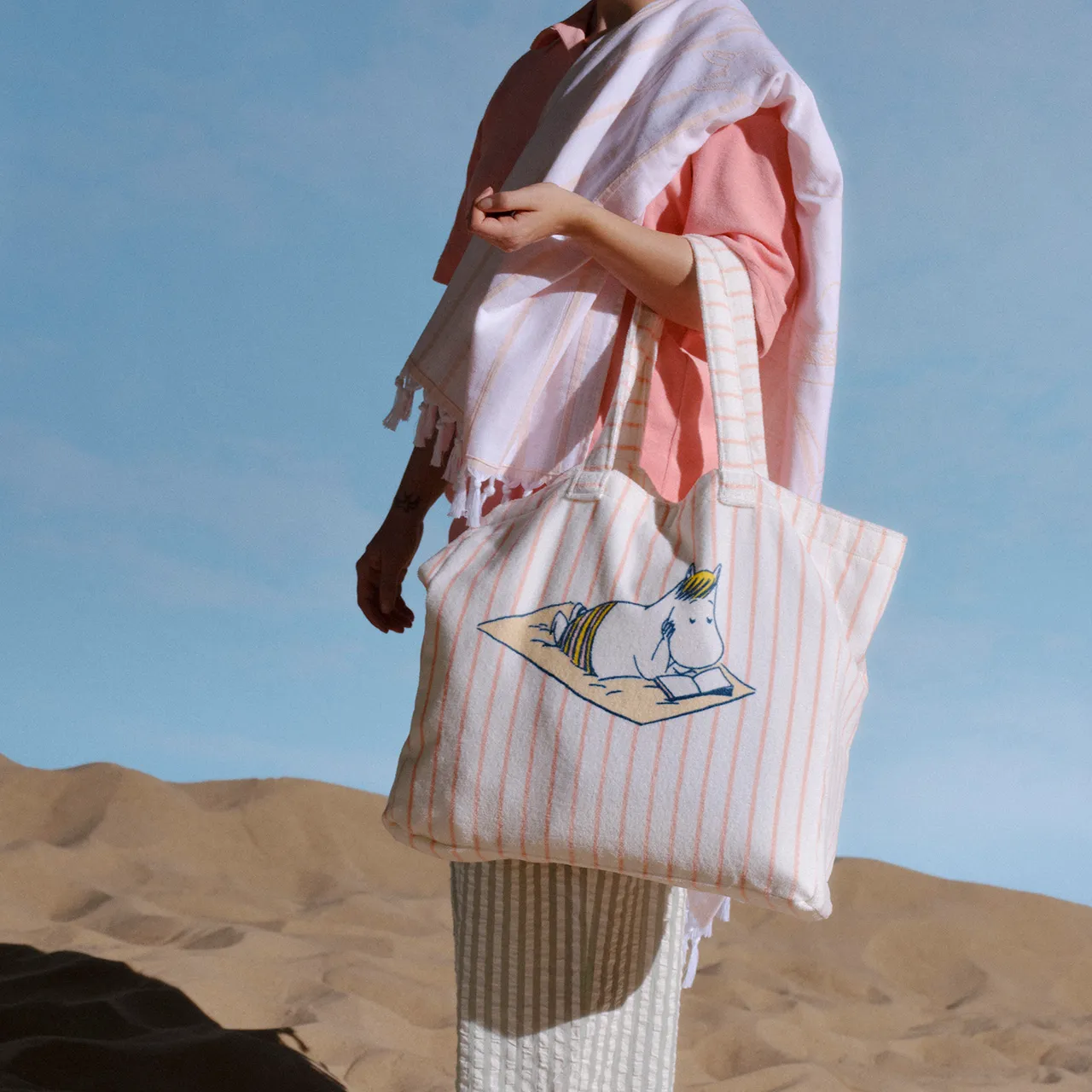 1074026_Moomin_Hammam_towel_80x150cm_pink_2.jpg