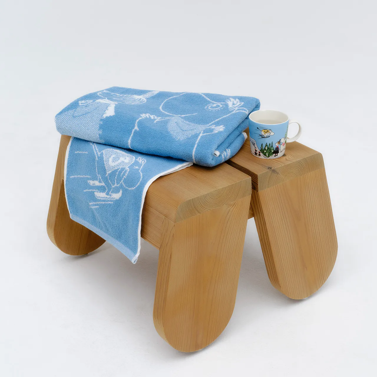 1074669_Moomin_b.towel_70x140_Ski_jumping_2.jpg