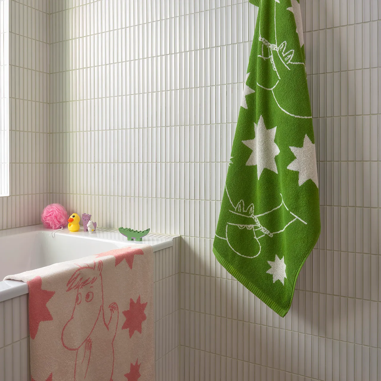 1074754_Moomin_b.towel_70x140_Stars_pink_2.jpg