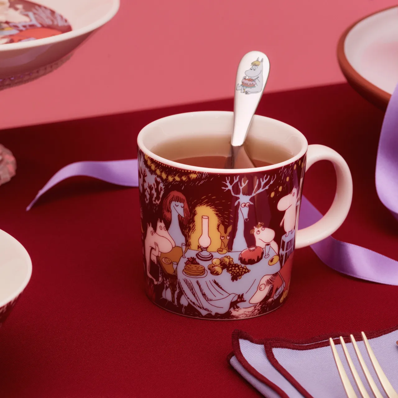 1079546_Moomin_mug_0,3L_Festive Moments_lifestyle_4.jpg
