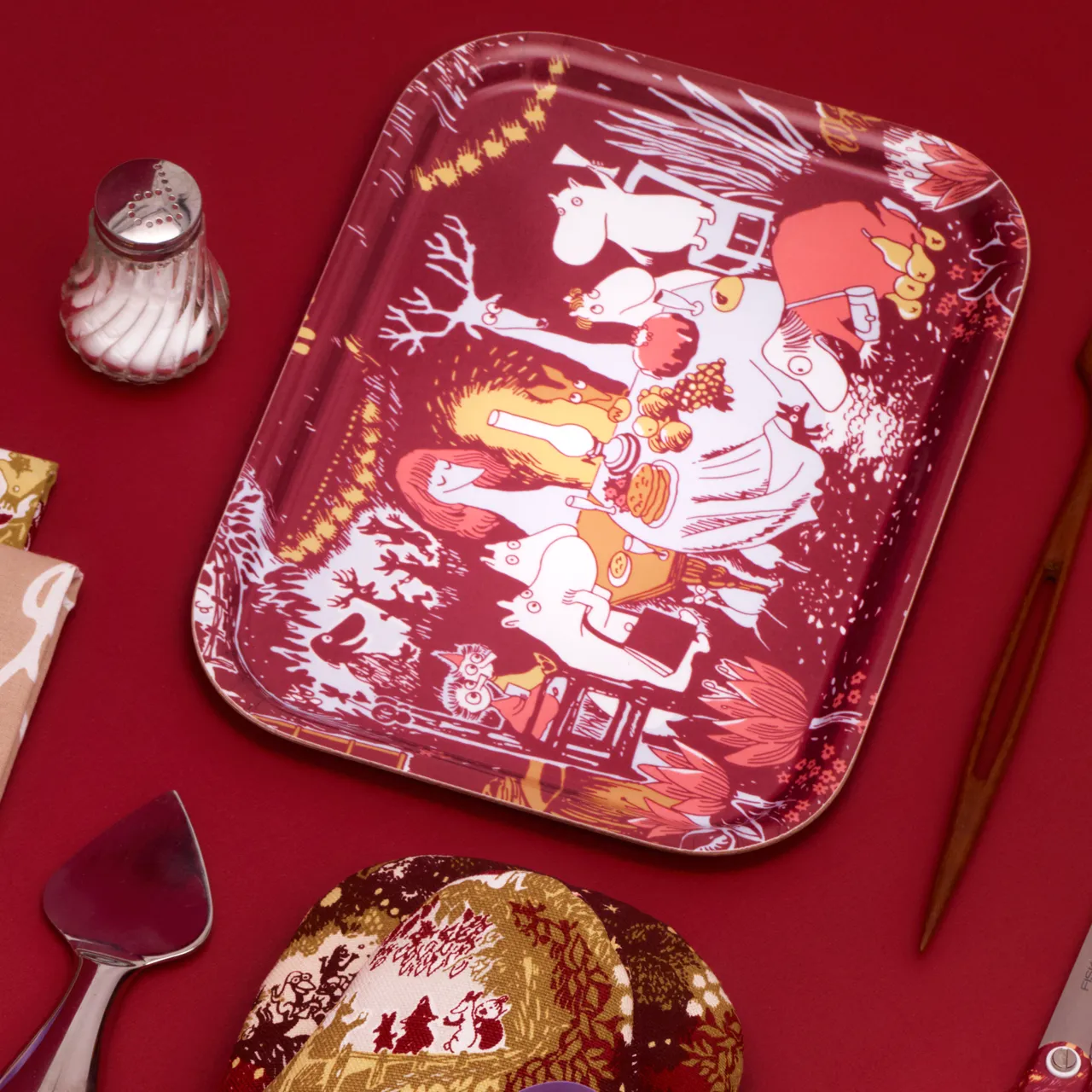 1079555_Moomin_tray_27x20cm_Festive_Moments_lifestyle_2.jpg