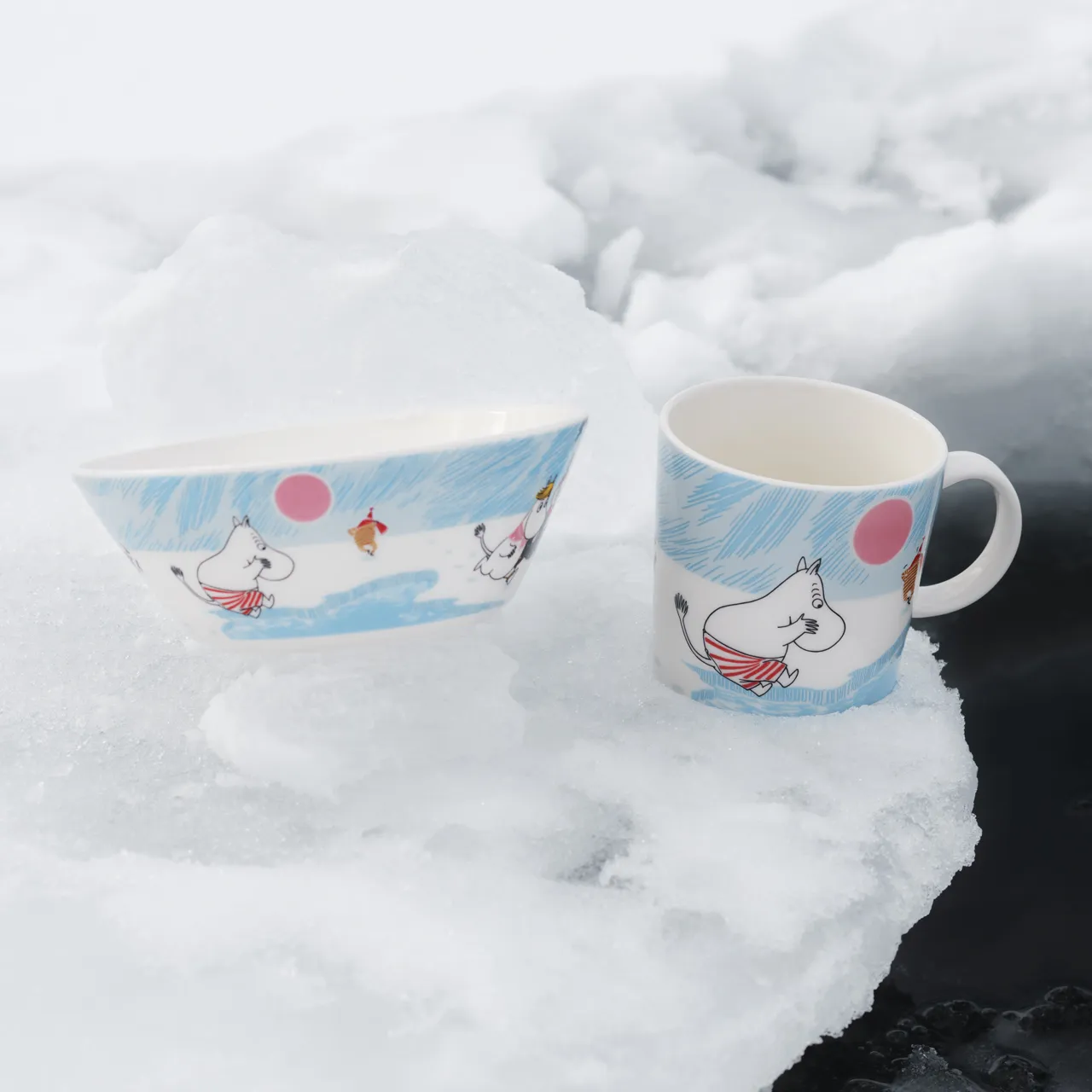 1079656_Moomin_mug_0,3L_Ice_swimming_4.jpg