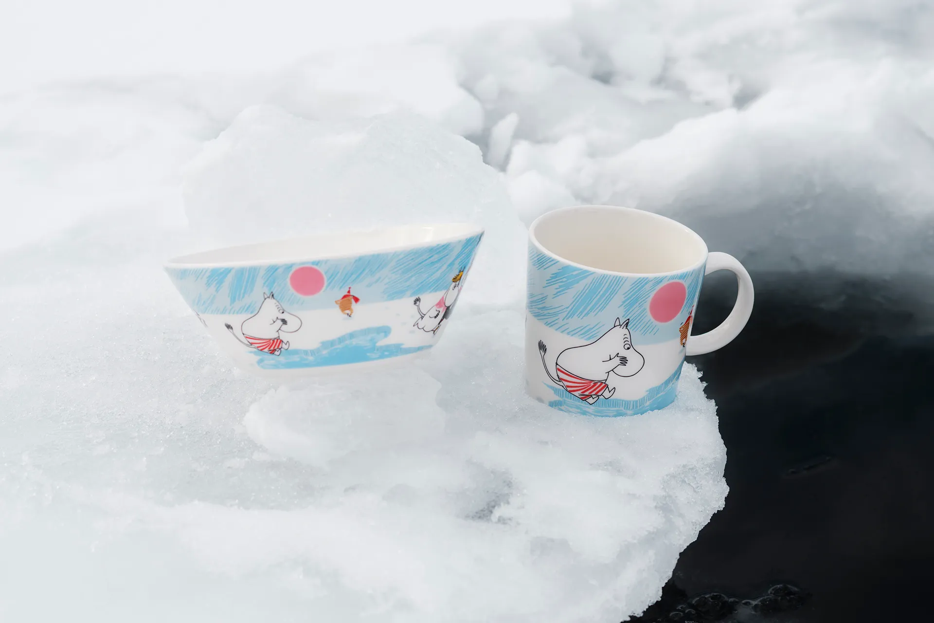 Moomin_Arabia_S22025_Ice_Swimming_0805_E-com.jpg