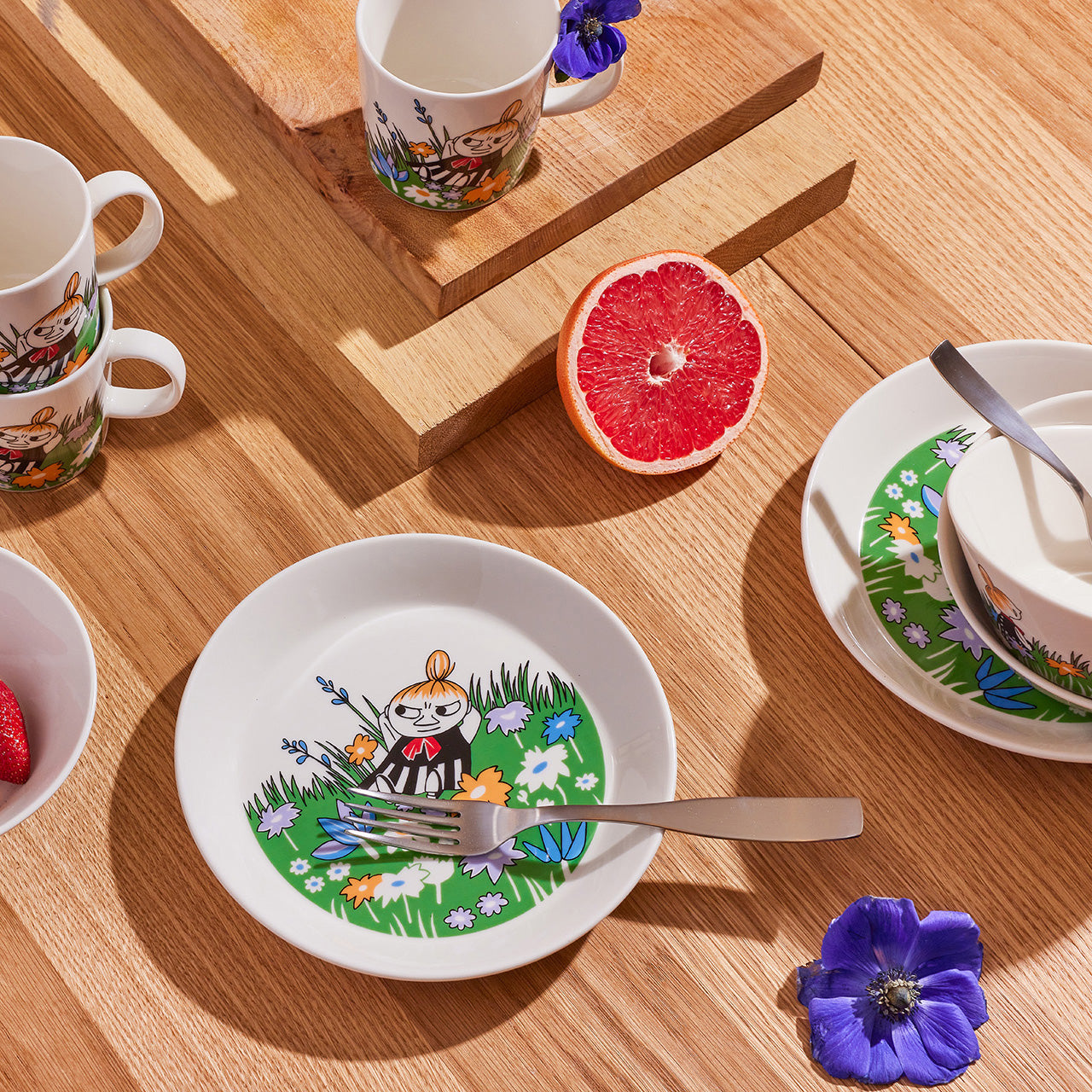Moomin plate 19cm Little My and meadow | Moomin Arabia